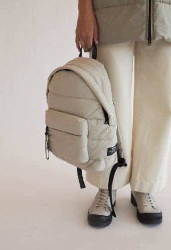 Mochila Ecoalf Michi marfíl - 120.00 € Bolsos y zapatos de mujer, marcas de  moda online, Michael kors, Karl lagerfeld, Guess, Armani, Premiata y muchas  marcas más