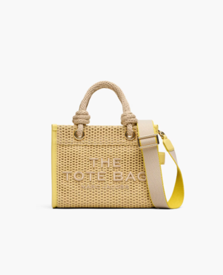 Bolso pequeño de mano con diseño de cuerda tejida.
